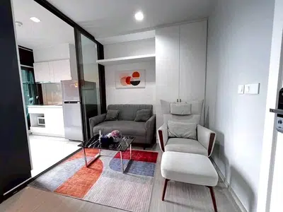 1-Bedroom Condo for Rent at Life Asoke-Rama9, 33 sqm, 37th Floor - 1