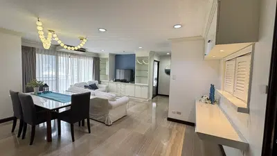 Richmond Palace Sukhumvit 43 Spacious 3BR 3BA Condominium 164 sqm Near BTS Phrom Phong - 1