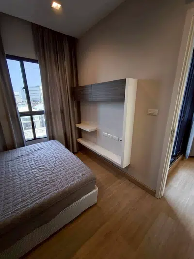 Modern 1-Bedroom Furnished Unit at Urbano Absolute Sathorn-Taksin - 7