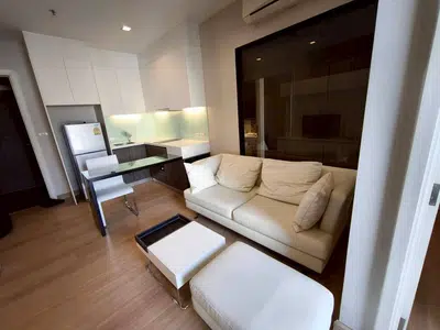 Modern 1-Bedroom Furnished Unit at Urbano Absolute Sathorn-Taksin - 9