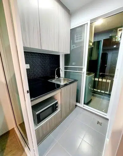 1 Bedroom, 1 Bathroom – Beautiful Unit - 3