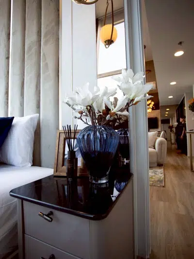High Ceiling Hybrid 2BR Apartment in Thonglor - 20