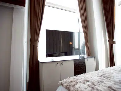 High Ceiling Hybrid 2BR Apartment in Thonglor - 5