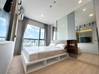 Lumpini Park Vibhavadi-Chatuchak - Newly Renovated Corner Unit with Park & Sky View - 9