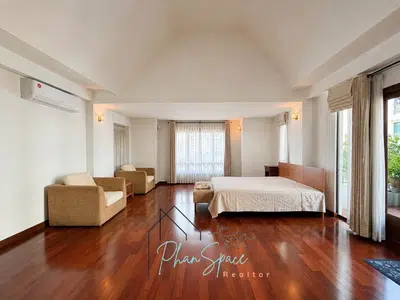 Private Entire-Floor Residence in Phrom Phong - 8
