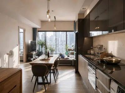 Spacious 2-Bedroom Loft-Style Residence in Asoke - 7