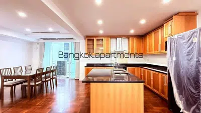 Fully Renovated 3-Bedroom Residence in Phrom Phong, Sukhumvit - 1