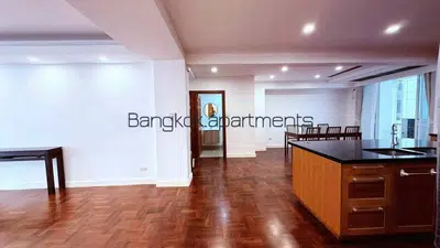 Fully Renovated 3-Bedroom Residence in Phrom Phong, Sukhumvit - 11