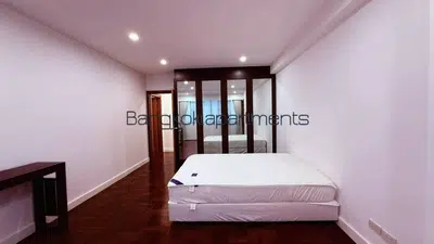 Fully Renovated 3-Bedroom Residence in Phrom Phong, Sukhumvit - 14