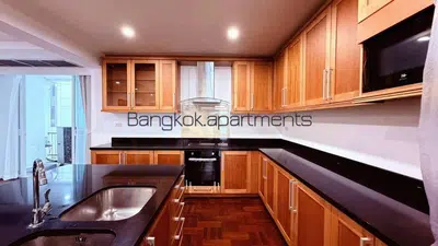 Fully Renovated 3-Bedroom Residence in Phrom Phong, Sukhumvit - 4