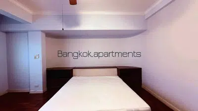 Fully Renovated 3-Bedroom Residence in Phrom Phong, Sukhumvit - 6