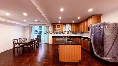 Fully Renovated 3-Bedroom Residence in Phrom Phong, Sukhumvit - 9
