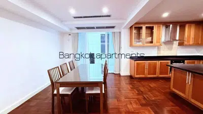 Fully Renovated 3-Bedroom Residence in Phrom Phong, Sukhumvit - 10
