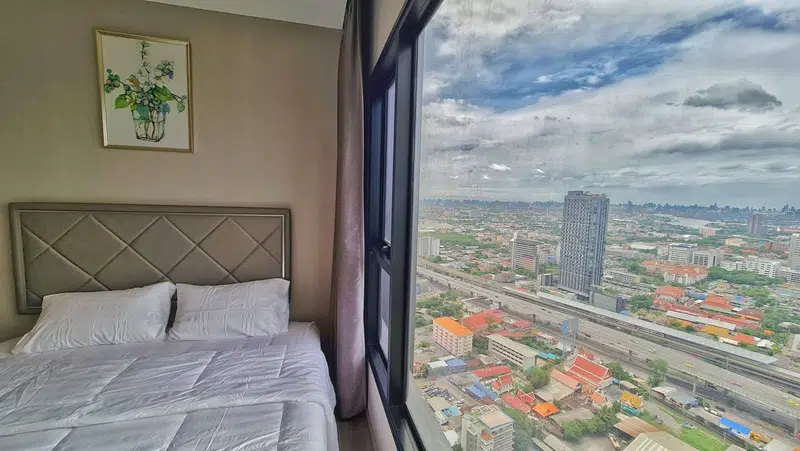 2-Bedroom Condo at The Politan Rive with Stunning River View for Rent - Photo 4