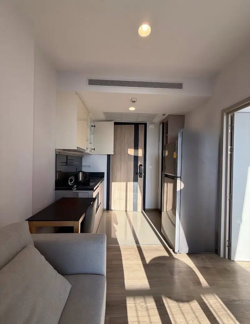 For Rent: 1-Bedroom Condo at Oka Haus, Thonglor BTS - Photo 3