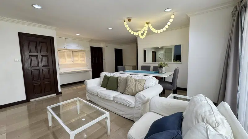 Richmond Palace Sukhumvit 43 Spacious 3BR 3BA Condominium 164 sqm Near BTS Phrom Phong - Photo 2