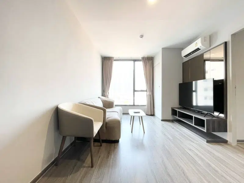 1 Bedroom Condo for Rent at Ideo Mobi Sukhumvit 40