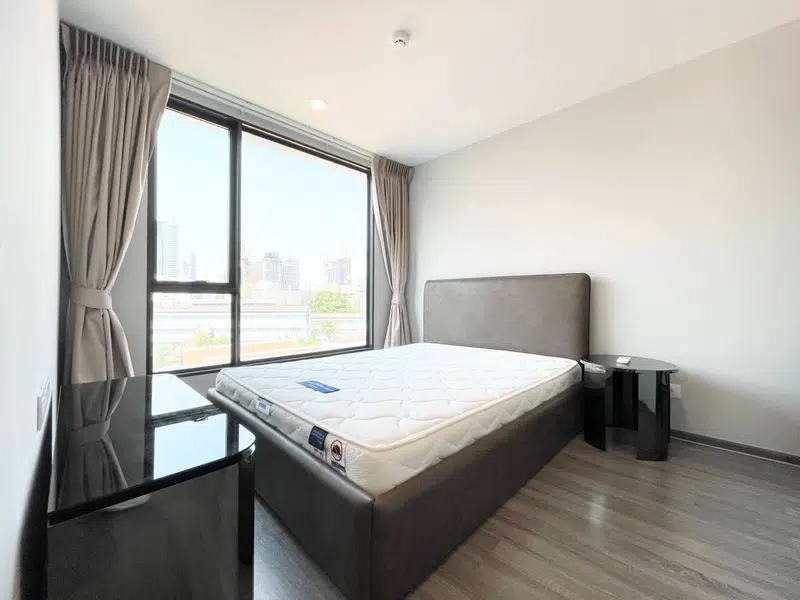 1 Bedroom Condo for Rent at Ideo Mobi Sukhumvit 40 - Photo 4
