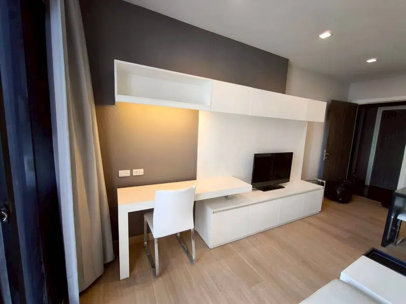 Modern 1-Bedroom Furnished Unit at Urbano Absolute Sathorn-Taksin - Photo 13