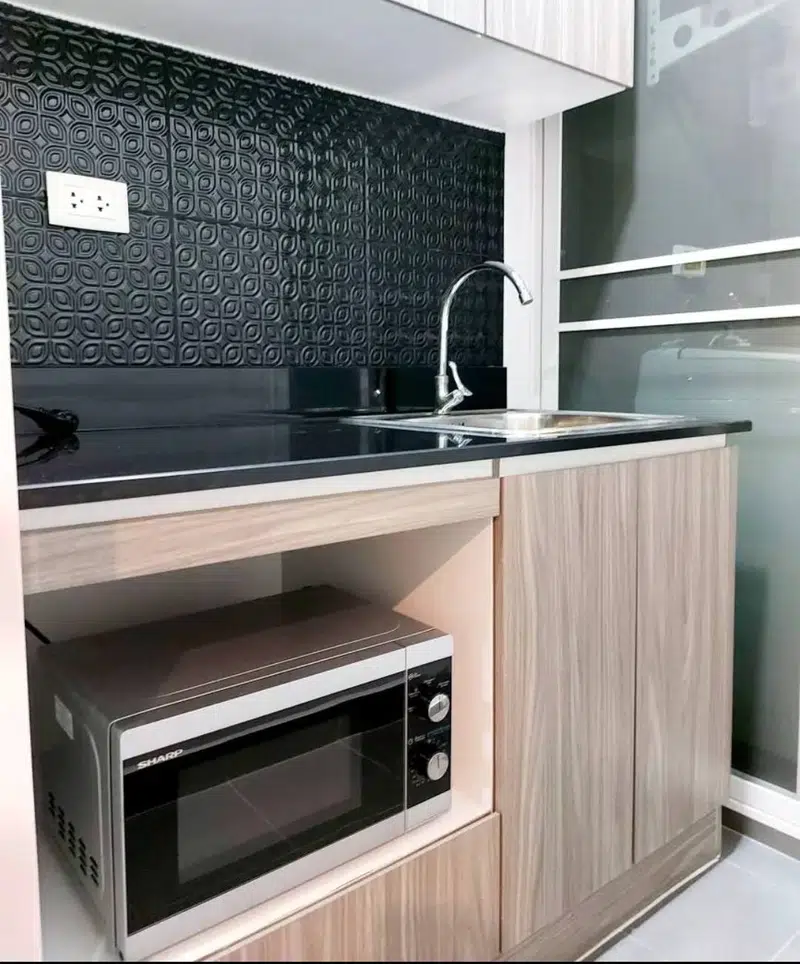 1 Bedroom, 1 Bathroom – Beautiful Unit - Photo 9