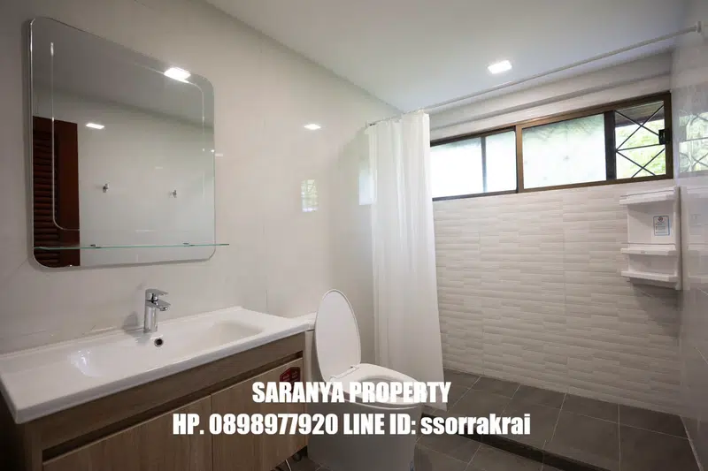 4BR House with Lake View near BTS Sammakorn - Photo 13
