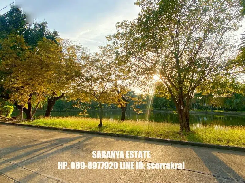 4BR House with Lake View near BTS Sammakorn - Photo 23