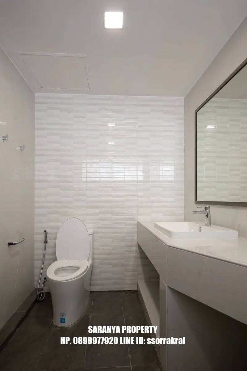 4BR House with Lake View near BTS Sammakorn - Photo 6