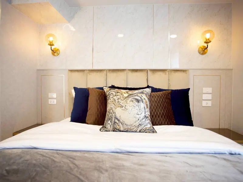 High Ceiling Hybrid 2BR Apartment in Thonglor - Photo 21