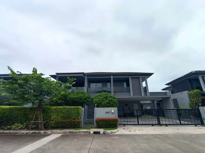 Single House for Rent at Setthasiri Krungthep Kreetha 2 (Near Clubhouse) - Photo 1
