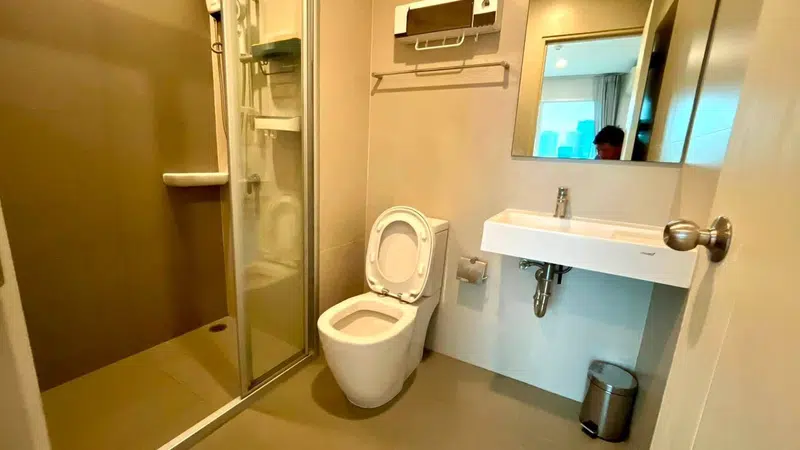 Lumpini Park Vibhavadi-Chatuchak - Newly Renovated Corner Unit with Park & Sky View - Photo 3
