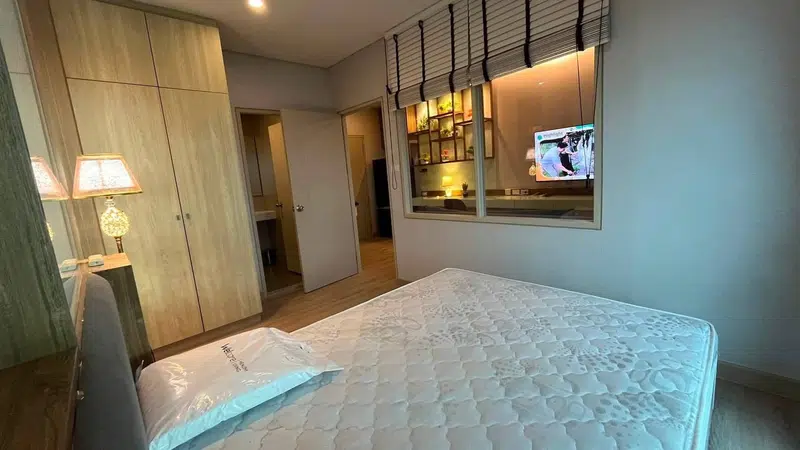 Lumpini Park Vibhavadi-Chatuchak - Newly Renovated Corner Unit with Park & Sky View - Photo 7