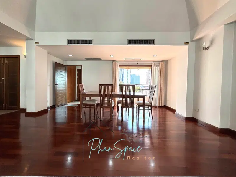 Private Entire-Floor Residence in Phrom Phong - Photo 6