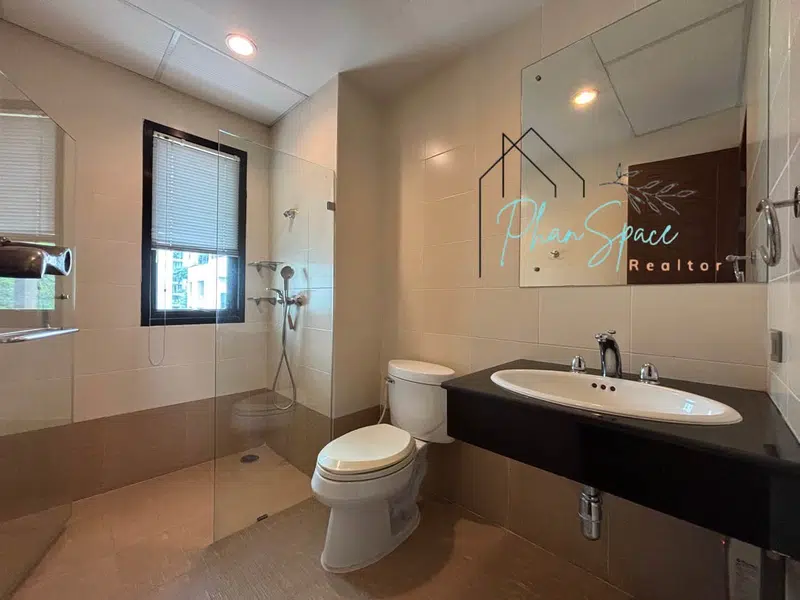 Private Entire-Floor Residence in Phrom Phong - Photo 9