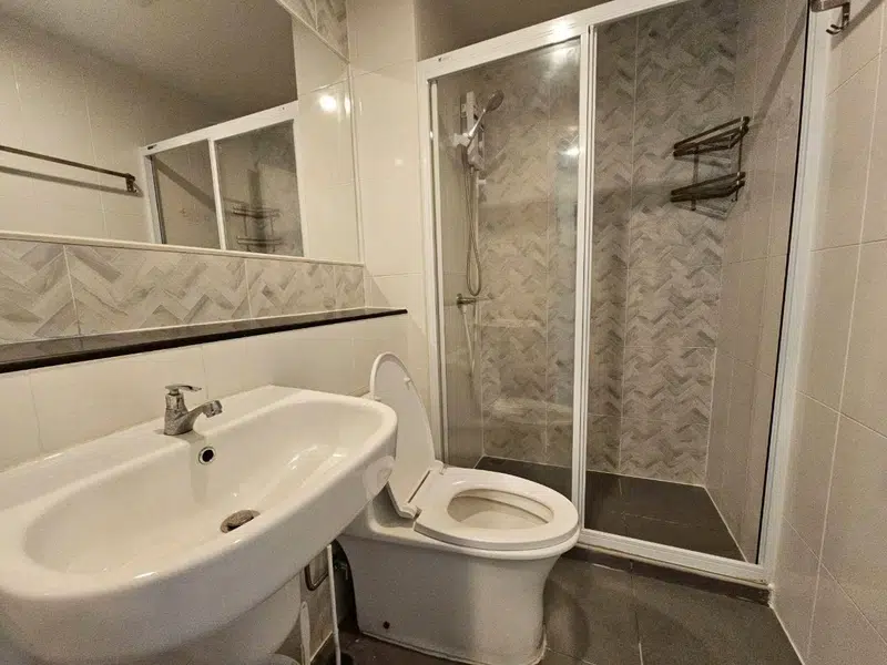 New Condo for Rent at Regent Home Bangna - Photo 6