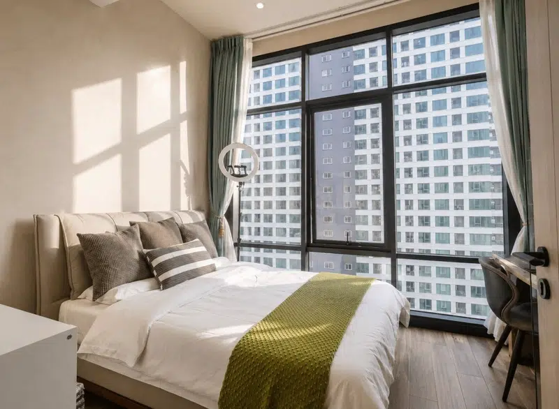 Spacious 2-Bedroom Loft-Style Residence in Asoke - Photo 5