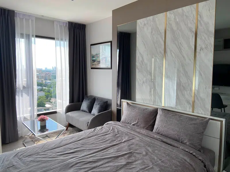 Life Sukhumvit 62 Studio Apartment