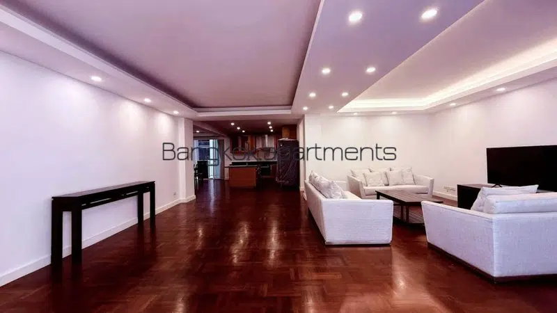 Fully Renovated 3-Bedroom Residence in Phrom Phong, Sukhumvit - Photo 7