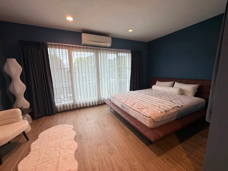 Fully Furnished Corner House for Rent in Rama 9 - Photo 11
